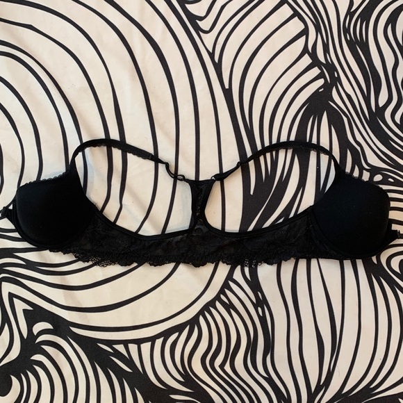 VS Racerback Bra 🖤 - Picture 4 of 7